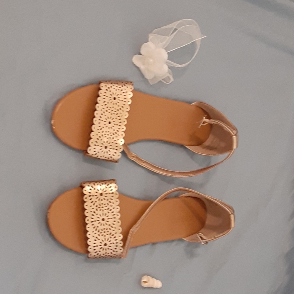 Sandles